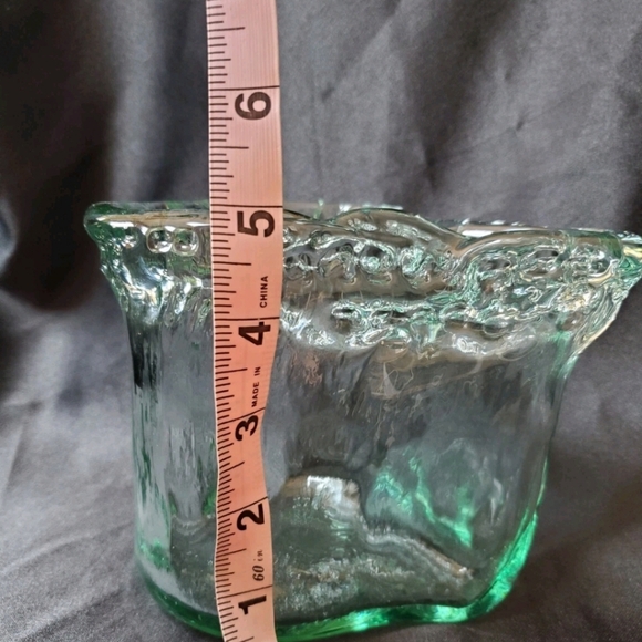 San Miguel Recycled Glass Green Glass Heart-Shaped Decorative Bowl - Picture 5 of 5